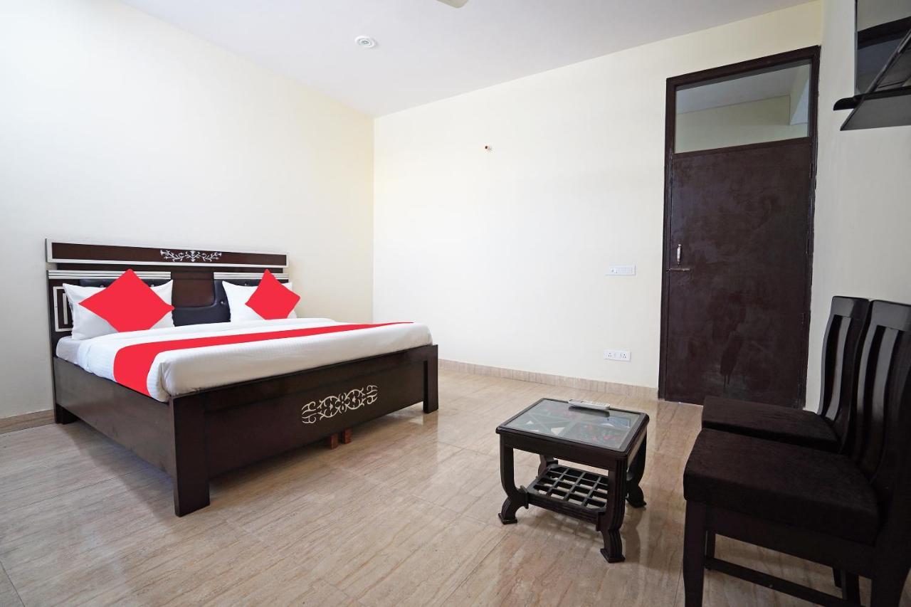 โอโย 46744 โฮเต็ล ยศ Hotel นิวเดลี ภายนอก รูปภาพ
