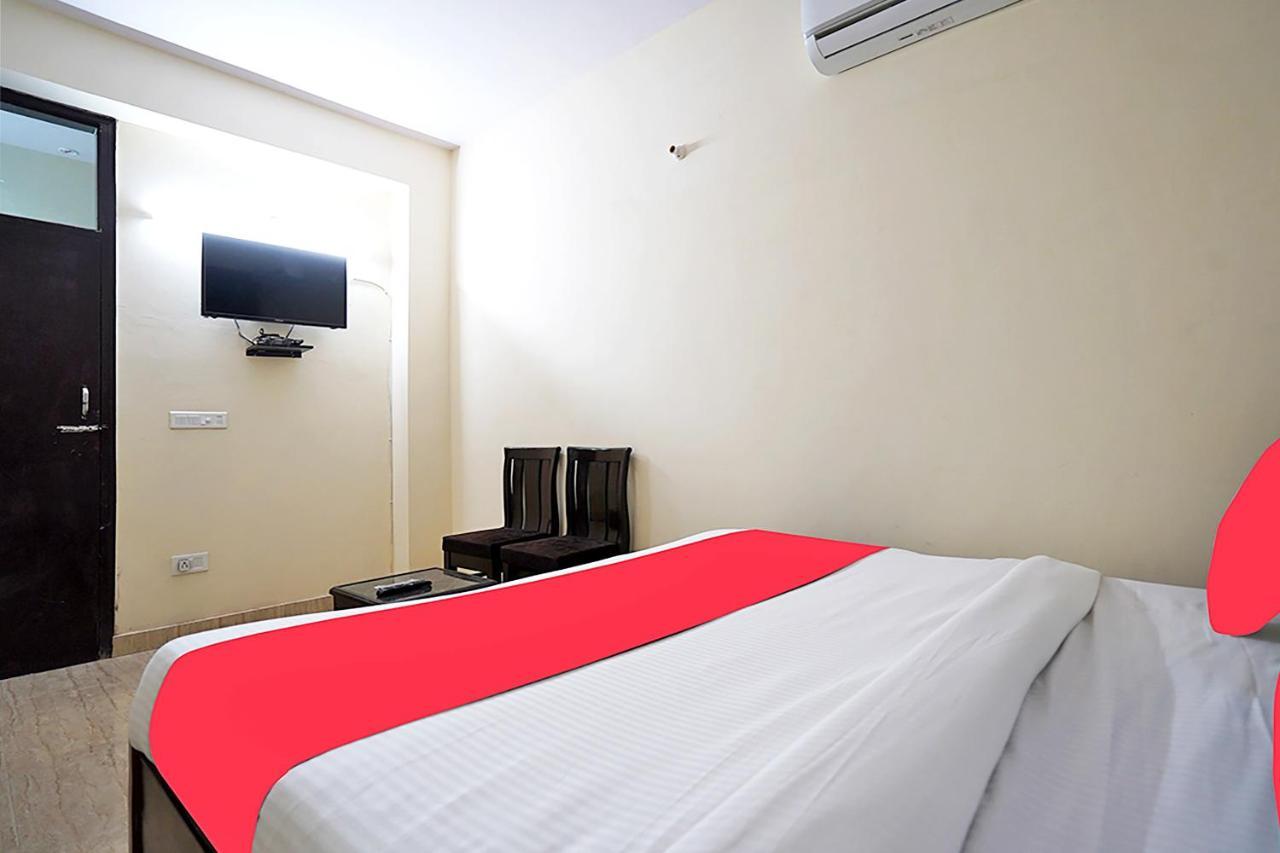 โอโย 46744 โฮเต็ล ยศ Hotel นิวเดลี ภายนอก รูปภาพ